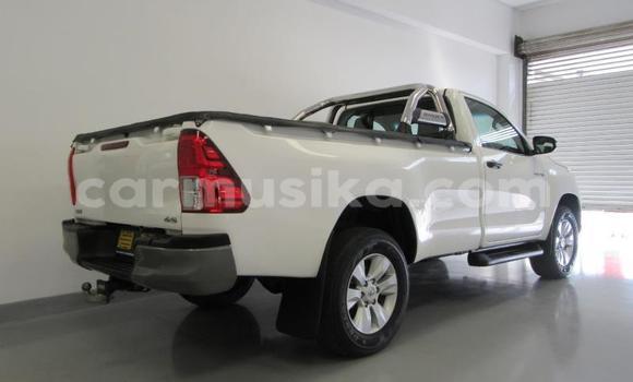 Tenga Tsaru Toyota Hilux Chena Mota in Avondale in Harare Tenga Tsaru Toyota Hilux Chena Mota in Avondale in Harare