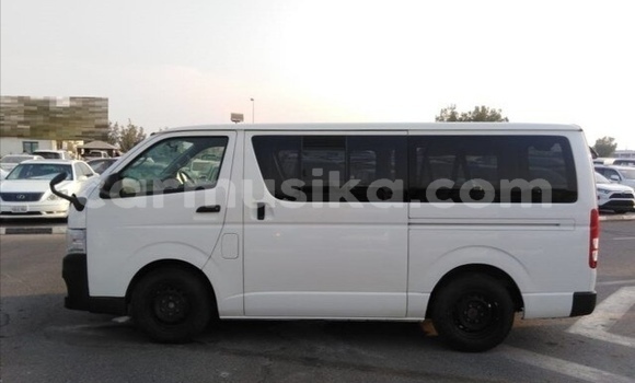 Acheter Occasion Voiture Toyota Hiace Blanc à Beitbridge, Matabeleland South Acheter Occasion Voiture Toyota Hiace Blanc à Beitbridge, Matabeleland South