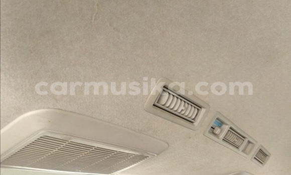 Acheter Occasion Voiture Toyota Hiace Blanc à Beitbridge, Matabeleland South Acheter Occasion Voiture Toyota Hiace Blanc à Beitbridge, Matabeleland South