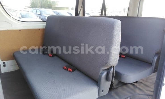 Acheter Occasion Voiture Toyota Hiace Blanc à Beitbridge, Matabeleland South Acheter Occasion Voiture Toyota Hiace Blanc à Beitbridge, Matabeleland South