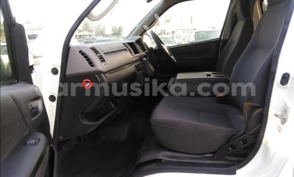 Acheter Occasion Voiture Toyota Hiace Blanc à Beitbridge, Matabeleland South Acheter Occasion Voiture Toyota Hiace Blanc à Beitbridge, Matabeleland South