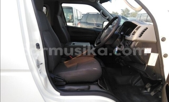 Acheter Occasion Voiture Toyota Hiace Blanc à Beitbridge, Matabeleland South Acheter Occasion Voiture Toyota Hiace Blanc à Beitbridge, Matabeleland South