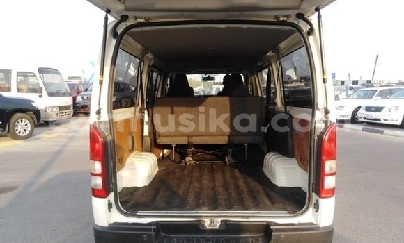 Acheter Occasion Voiture Toyota Hiace Blanc à Beitbridge, Matabeleland South Acheter Occasion Voiture Toyota Hiace Blanc à Beitbridge, Matabeleland South