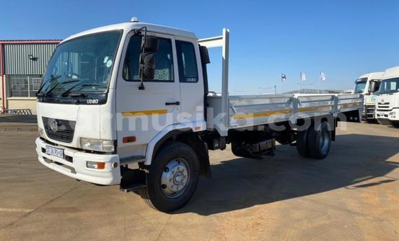 Acheter Occasion Utilitaire Nissan UD Blanc à Beitbridge, Matabeleland South Acheter Occasion Utilitaire Nissan UD Blanc à Beitbridge, Matabeleland South