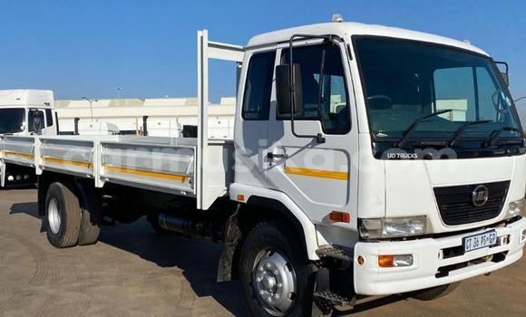 Acheter Occasion Utilitaire Nissan UD Blanc à Beitbridge, Matabeleland South Acheter Occasion Utilitaire Nissan UD Blanc à Beitbridge, Matabeleland South