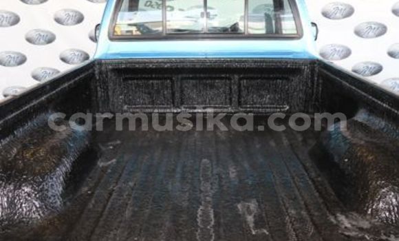 Acheter Occasion Voiture Toyota Hilux Bleu à Beitbridge, Matabeleland South Acheter Occasion Voiture Toyota Hilux Bleu à Beitbridge, Matabeleland South