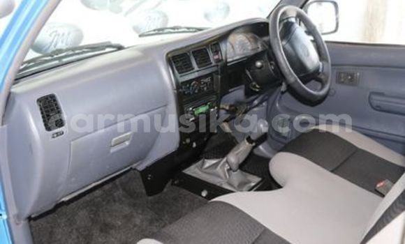 Acheter Occasion Voiture Toyota Hilux Bleu à Beitbridge, Matabeleland South Acheter Occasion Voiture Toyota Hilux Bleu à Beitbridge, Matabeleland South