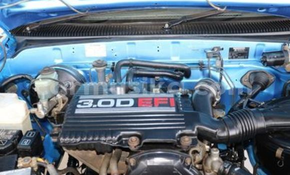 Acheter Occasion Voiture Toyota Hilux Bleu à Beitbridge, Matabeleland South Acheter Occasion Voiture Toyota Hilux Bleu à Beitbridge, Matabeleland South