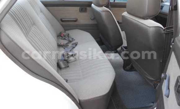 Nunua Ilio tumika Nissan Sunny Nyeupe Gari ndani ya Beitbridge nchini Matabeleland Kusini Nunua Ilio tumika Nissan Sunny Nyeupe Gari ndani ya Beitbridge nchini Matabeleland Kusini