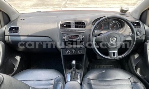 Acheter Occasion Voiture Volkswagen Polo Rouge à Beitbridge, Matabeleland South Acheter Occasion Voiture Volkswagen Polo Rouge à Beitbridge, Matabeleland South