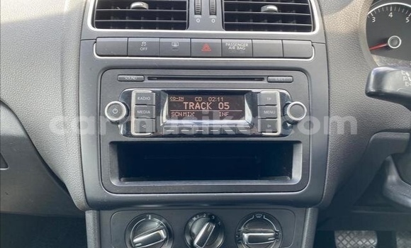 Acheter Occasion Voiture Volkswagen Polo Rouge à Beitbridge, Matabeleland South Acheter Occasion Voiture Volkswagen Polo Rouge à Beitbridge, Matabeleland South