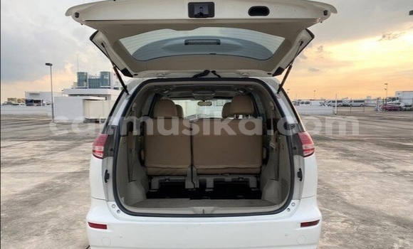 Buy Used Toyota Estima White Car in Beitbridge in Matabeleland South Buy Used Toyota Estima White Car in Beitbridge in Matabeleland South