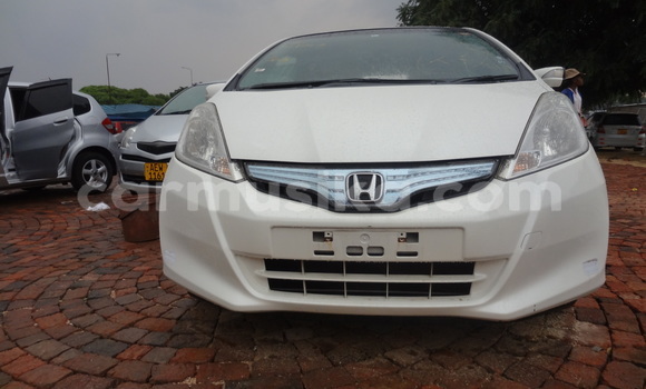 Buy Import Honda Fit White Car in Harare in Harare Buy Import Honda Fit White Car in Harare in Harare