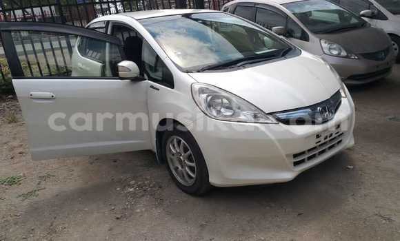 Buy Import Honda Fit White Car in Harare in Harare Buy Import Honda Fit White Car in Harare in Harare