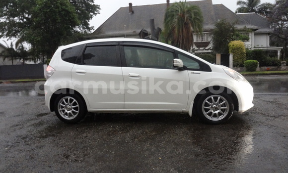 Buy Import Honda Fit White Car in Harare in Harare Buy Import Honda Fit White Car in Harare in Harare
