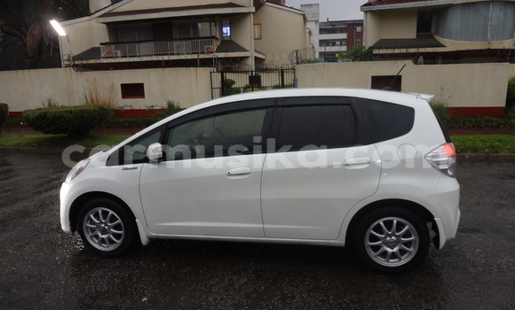 Buy Import Honda Fit White Car in Harare in Harare Buy Import Honda Fit White Car in Harare in Harare
