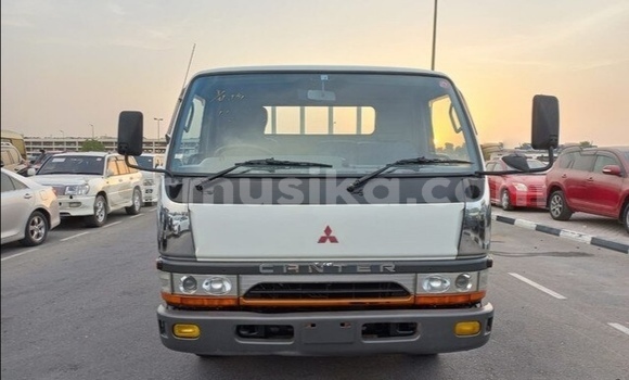 Tenga Tsaru Mitsubishi Canter Chena Rori in Beitbridge in Matabeleland South Tenga Tsaru Mitsubishi Canter Chena Rori in Beitbridge in Matabeleland South
