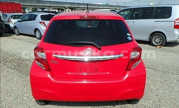 Acheter Occasion Voiture Toyota Vitz Rouge à Beitbridge, Matabeleland South Acheter Occasion Voiture Toyota Vitz Rouge à Beitbridge, Matabeleland South