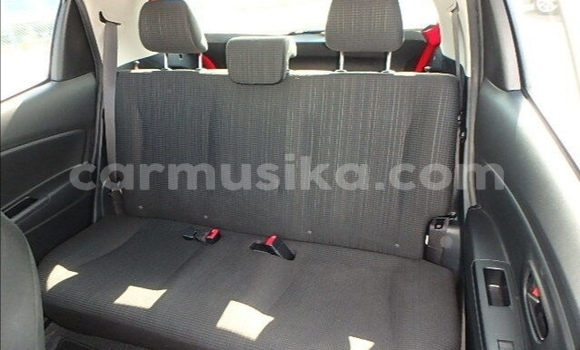 Acheter Occasion Voiture Toyota Vitz Rouge à Beitbridge, Matabeleland South Acheter Occasion Voiture Toyota Vitz Rouge à Beitbridge, Matabeleland South