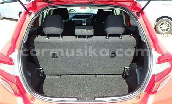 Acheter Occasion Voiture Toyota Vitz Rouge à Beitbridge, Matabeleland South Acheter Occasion Voiture Toyota Vitz Rouge à Beitbridge, Matabeleland South