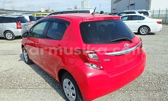 Acheter Occasion Voiture Toyota Vitz Rouge à Beitbridge, Matabeleland South Acheter Occasion Voiture Toyota Vitz Rouge à Beitbridge, Matabeleland South