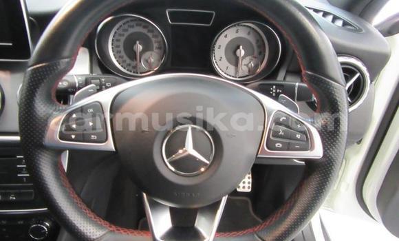 Nunua Ilio tumika Mercedes-Benz C180 coupe Nyeupe Gari ndani ya Beitbridge nchini Matabeleland Kusini Nunua Ilio tumika Mercedes-Benz C180 coupe Nyeupe Gari ndani ya Beitbridge nchini Matabeleland Kusini