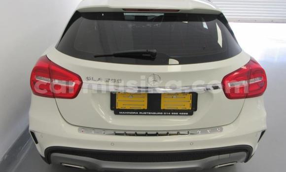 Nunua Ilio tumika Mercedes-Benz C180 coupe Nyeupe Gari ndani ya Beitbridge nchini Matabeleland Kusini Nunua Ilio tumika Mercedes-Benz C180 coupe Nyeupe Gari ndani ya Beitbridge nchini Matabeleland Kusini