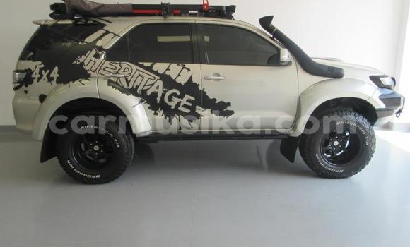 Acheter Occasion Voiture Toyota Fortuner Gris à Beitbridge, Matabeleland South Acheter Occasion Voiture Toyota Fortuner Gris à Beitbridge, Matabeleland South