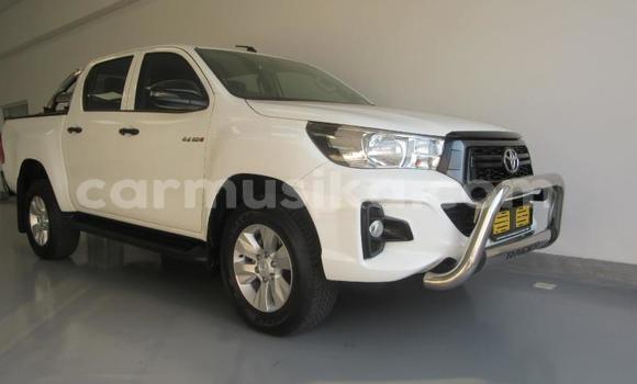 Buy Used Toyota Hilux White Car in Beitbridge in Matabeleland South Buy Used Toyota Hilux White Car in Beitbridge in Matabeleland South