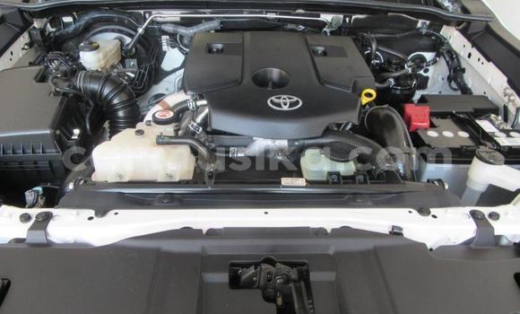 Buy Used Toyota Hilux White Car in Beitbridge in Matabeleland South Buy Used Toyota Hilux White Car in Beitbridge in Matabeleland South