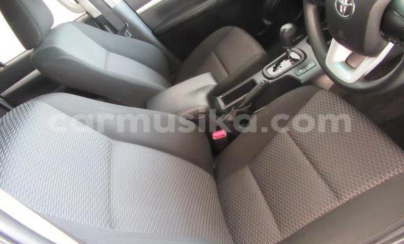 Buy Used Toyota Hilux White Car in Beitbridge in Matabeleland South Buy Used Toyota Hilux White Car in Beitbridge in Matabeleland South