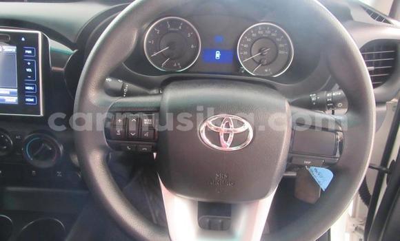 Buy Used Toyota Hilux White Car in Beitbridge in Matabeleland South Buy Used Toyota Hilux White Car in Beitbridge in Matabeleland South