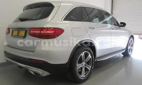 Nunua Ilio tumika Mercedes-Benz C180 coupe Fedha Gari ndani ya Beitbridge nchini Matabeleland Kusini Nunua Ilio tumika Mercedes-Benz C180 coupe Fedha Gari ndani ya Beitbridge nchini Matabeleland Kusini