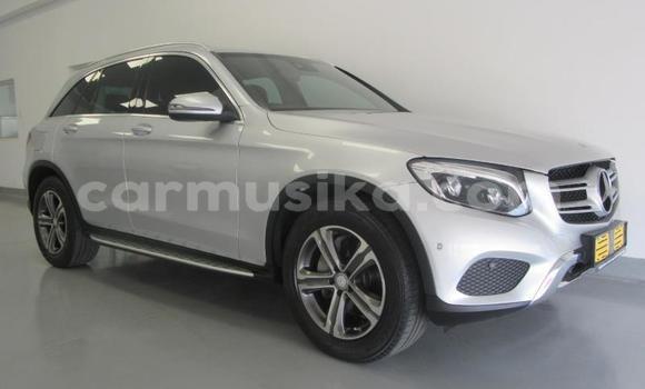 Nunua Ilio tumika Mercedes-Benz C180 coupe Fedha Gari ndani ya Beitbridge nchini Matabeleland Kusini Nunua Ilio tumika Mercedes-Benz C180 coupe Fedha Gari ndani ya Beitbridge nchini Matabeleland Kusini