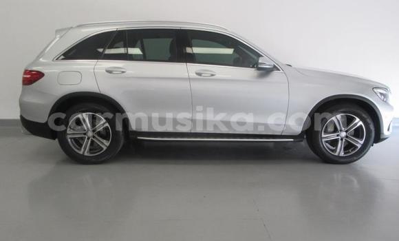 Nunua Ilio tumika Mercedes-Benz C180 coupe Fedha Gari ndani ya Beitbridge nchini Matabeleland Kusini Nunua Ilio tumika Mercedes-Benz C180 coupe Fedha Gari ndani ya Beitbridge nchini Matabeleland Kusini