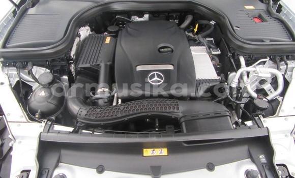 Nunua Ilio tumika Mercedes-Benz C180 coupe Fedha Gari ndani ya Beitbridge nchini Matabeleland Kusini Nunua Ilio tumika Mercedes-Benz C180 coupe Fedha Gari ndani ya Beitbridge nchini Matabeleland Kusini