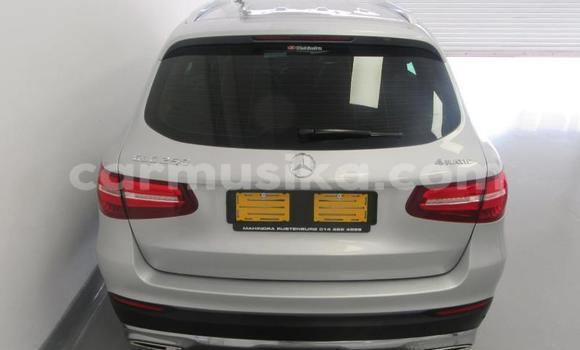 Nunua Ilio tumika Mercedes-Benz C180 coupe Fedha Gari ndani ya Beitbridge nchini Matabeleland Kusini Nunua Ilio tumika Mercedes-Benz C180 coupe Fedha Gari ndani ya Beitbridge nchini Matabeleland Kusini