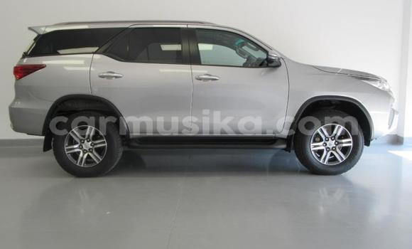 Acheter Occasion Voiture Toyota Hilux Gris à Beitbridge, Matabeleland South Acheter Occasion Voiture Toyota Hilux Gris à Beitbridge, Matabeleland South