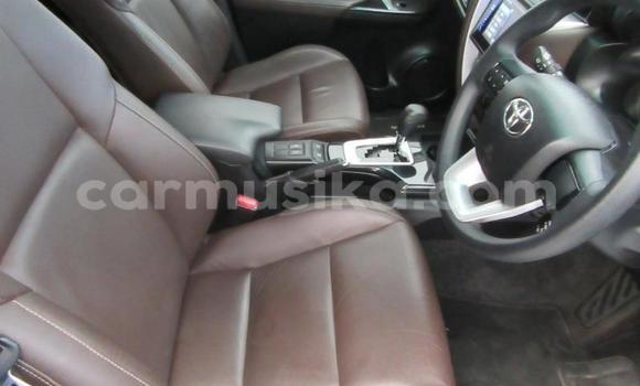 Acheter Occasion Voiture Toyota Hilux Gris à Beitbridge, Matabeleland South Acheter Occasion Voiture Toyota Hilux Gris à Beitbridge, Matabeleland South