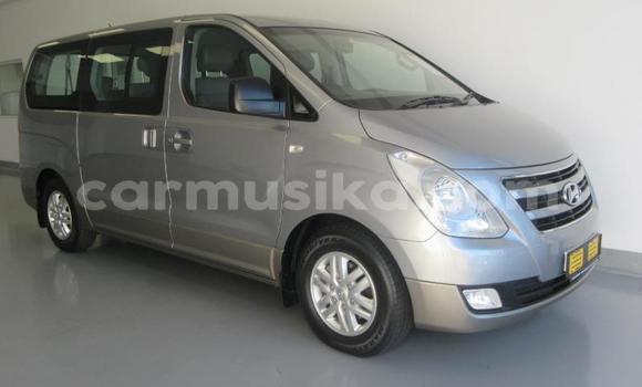 Nunua Ilio tumika Hyundai H1 Fedha Gari ndani ya Beitbridge nchini Matabeleland Kusini Nunua Ilio tumika Hyundai H1 Fedha Gari ndani ya Beitbridge nchini Matabeleland Kusini