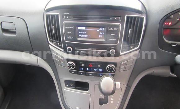 Nunua Ilio tumika Hyundai H1 Fedha Gari ndani ya Beitbridge nchini Matabeleland Kusini Nunua Ilio tumika Hyundai H1 Fedha Gari ndani ya Beitbridge nchini Matabeleland Kusini