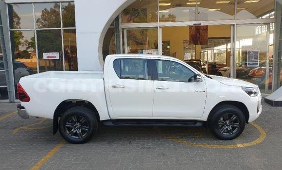 Nunua Ilio tumika Toyota Hilux Nyeupe Gari ndani ya Beitbridge nchini Matabeleland Kusini Nunua Ilio tumika Toyota Hilux Nyeupe Gari ndani ya Beitbridge nchini Matabeleland Kusini