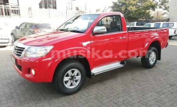 Nunua Ilio tumika Toyota Hilux Nyekundu Gari ndani ya Beitbridge nchini Matabeleland Kusini Nunua Ilio tumika Toyota Hilux Nyekundu Gari ndani ya Beitbridge nchini Matabeleland Kusini
