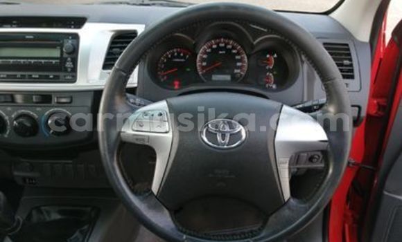 Nunua Ilio tumika Toyota Hilux Nyekundu Gari ndani ya Beitbridge nchini Matabeleland Kusini Nunua Ilio tumika Toyota Hilux Nyekundu Gari ndani ya Beitbridge nchini Matabeleland Kusini