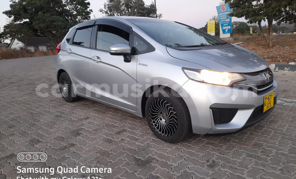 Nunua Imported Honda Fit Nyingine Gari ndani ya Avondale nchini Harare Nunua Imported Honda Fit Nyingine Gari ndani ya Avondale nchini Harare