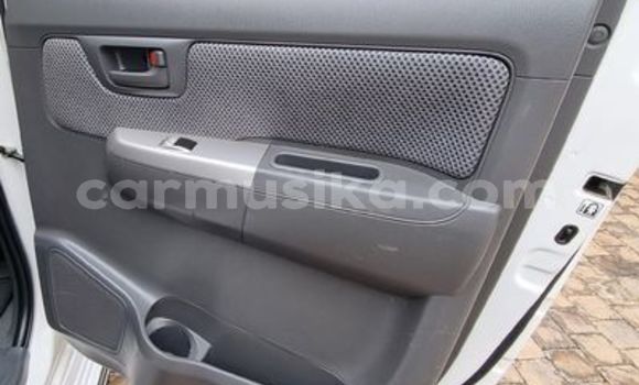 Acheter Occasion Voiture Toyota Hilux Blanc à Alexandra Park, Harare Acheter Occasion Voiture Toyota Hilux Blanc à Alexandra Park, Harare