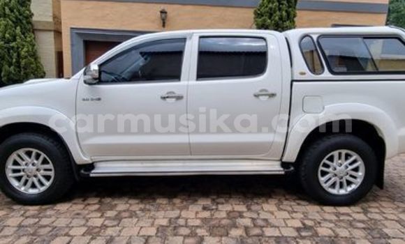 Acheter Occasion Voiture Toyota Hilux Blanc à Alexandra Park, Harare Acheter Occasion Voiture Toyota Hilux Blanc à Alexandra Park, Harare