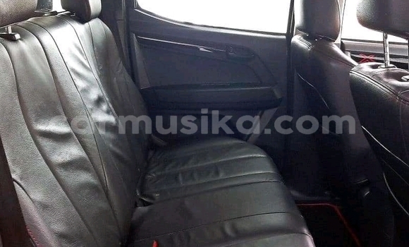 Acheter Occasion Voiture Isuzu V-Cross 4x4 Rouge à Borrowdale, Harare Acheter Occasion Voiture Isuzu V-Cross 4x4 Rouge à Borrowdale, Harare