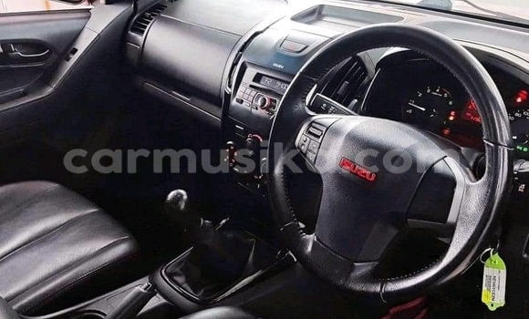 Acheter Occasion Voiture Isuzu V-Cross 4x4 Rouge à Borrowdale, Harare Acheter Occasion Voiture Isuzu V-Cross 4x4 Rouge à Borrowdale, Harare