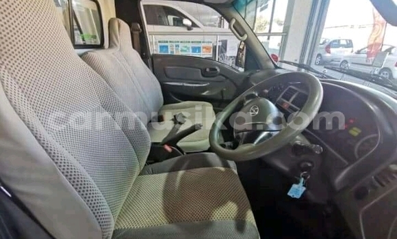 Buy Used Hyundai H1 White Car in Borrowdale in Harare Buy Used Hyundai H1 White Car in Borrowdale in Harare